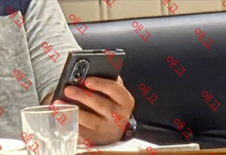 Samsung Galaxy Z Fold8 Wide โผล่ภาพเครื่องจริง คาดดีไซน์กว้างขึ้น พร้อมกล้องหลัง 2 ตัวในบางรุ่น