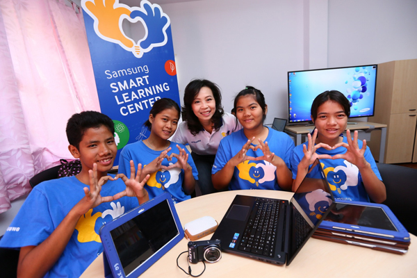 ซัมซุงส่งมอบ10 ศูนย์การเรียนรู้แห่งศตวรรษที่ 21 Samsung Smart Learning ...